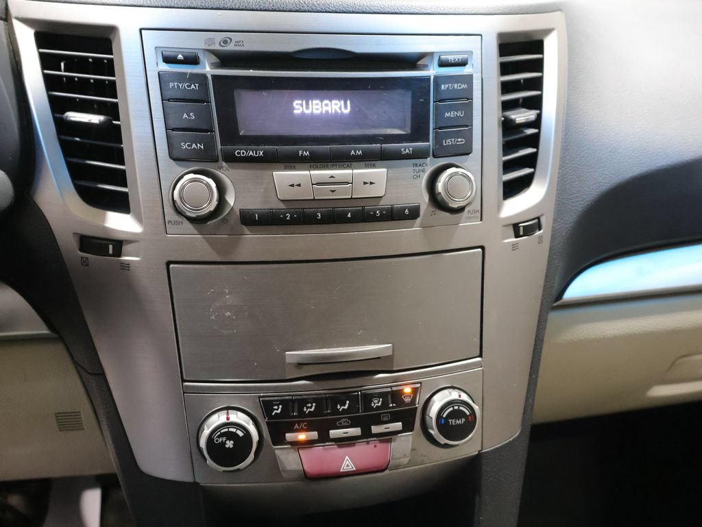 Used 2013 Subaru Outback 2.5i Premium w/ All-Weather Pkg AWD/4WD image 25