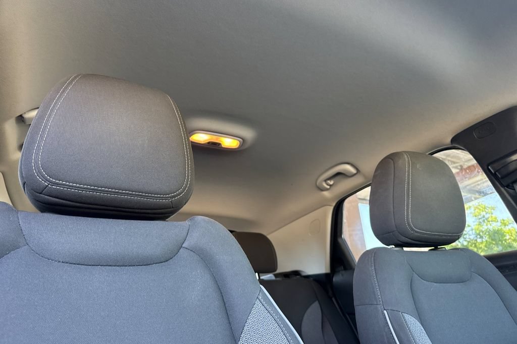 Used 2021 Chevrolet TrailBlazer LT FWD image 24