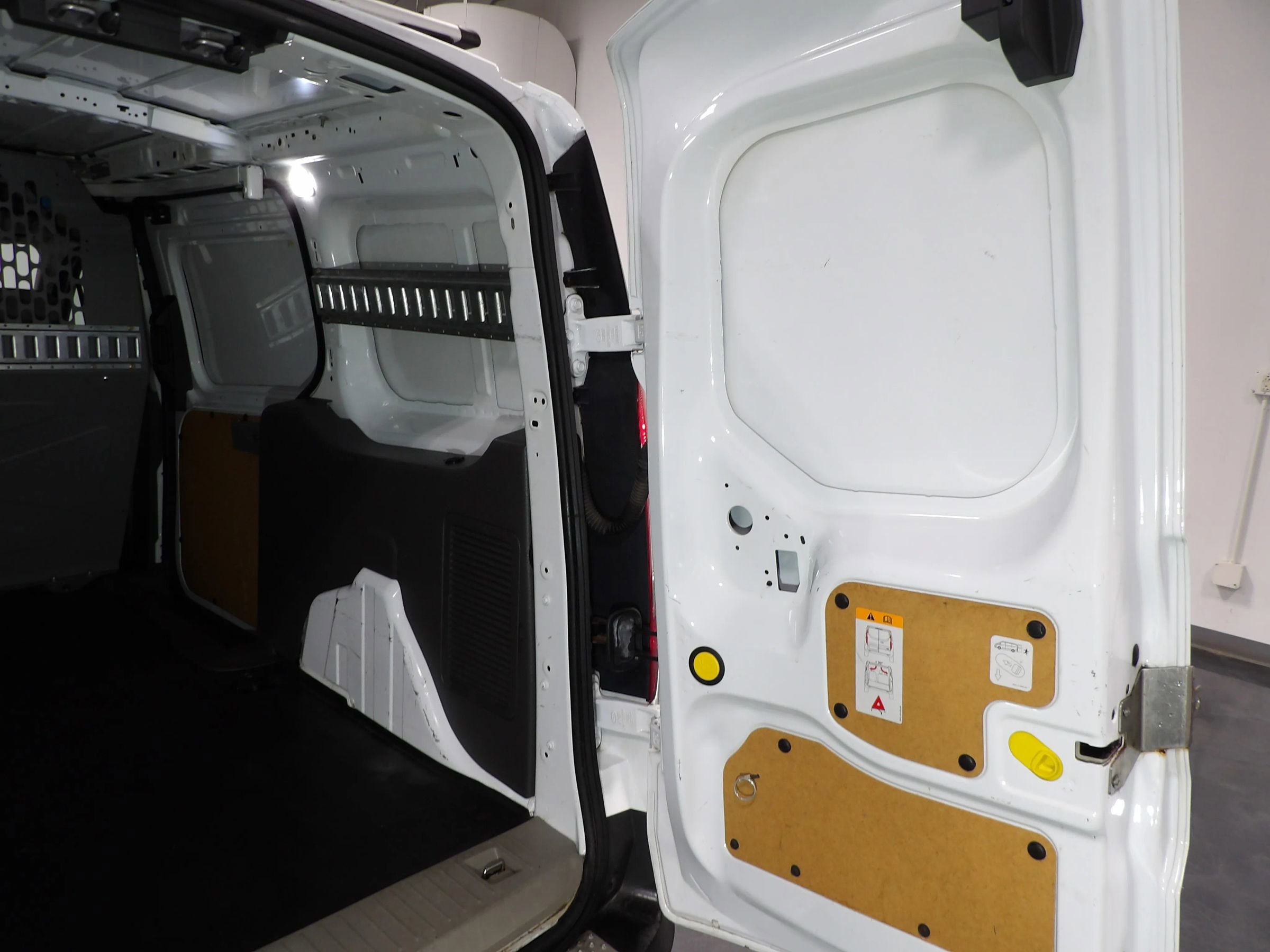 Used 2019 Ford Transit Connect XLT w/ Driver-Assist Package image 8