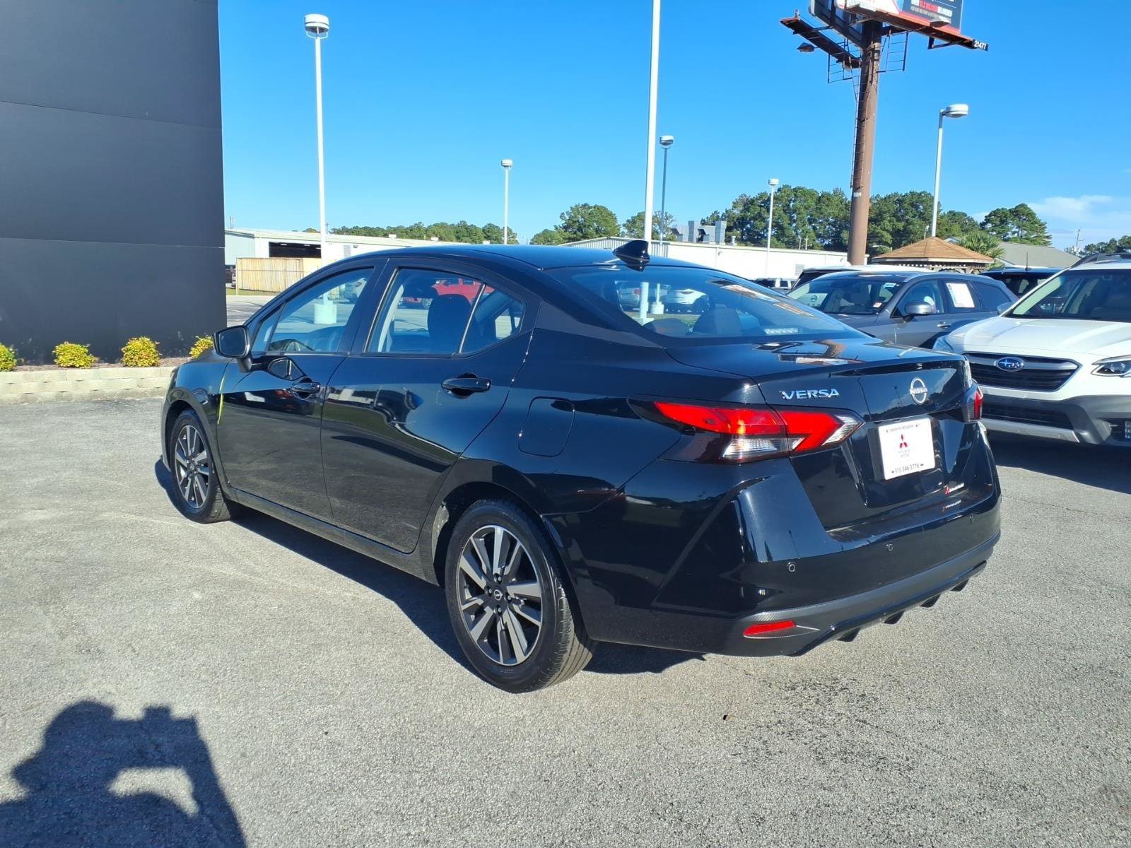 Used 2025 Nissan Versa SV FWD image 4