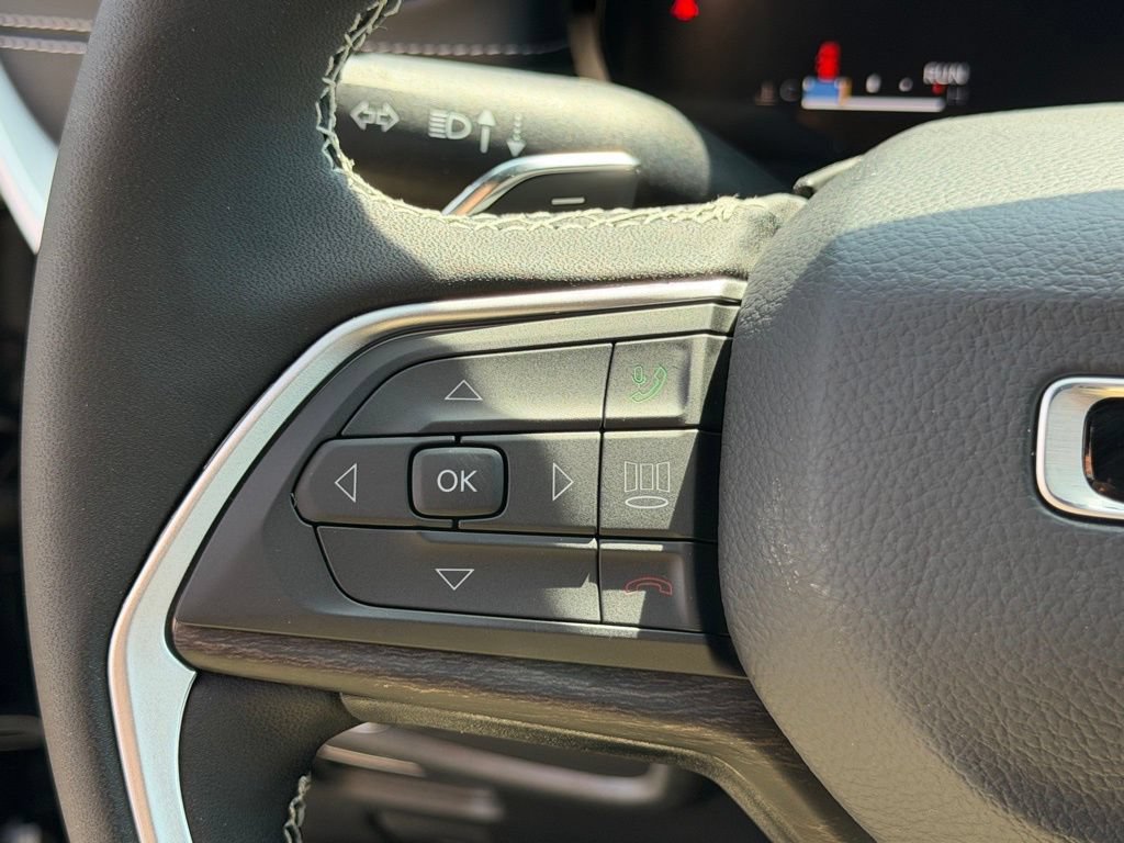 New 2026 Jeep Grand Cherokee Altitude AWD/4WD image 17