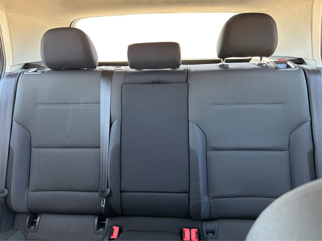 Used 2016 Volkswagen Golf S image 15