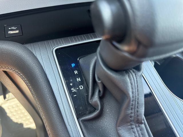 Used 2025 Toyota Sienna LE FWD image 23