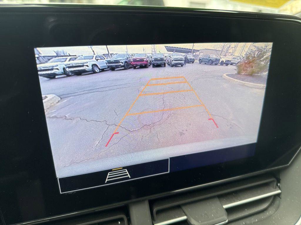 Certified 2024 Chevrolet Trax RS w/ Sunroof Package FWD image 32