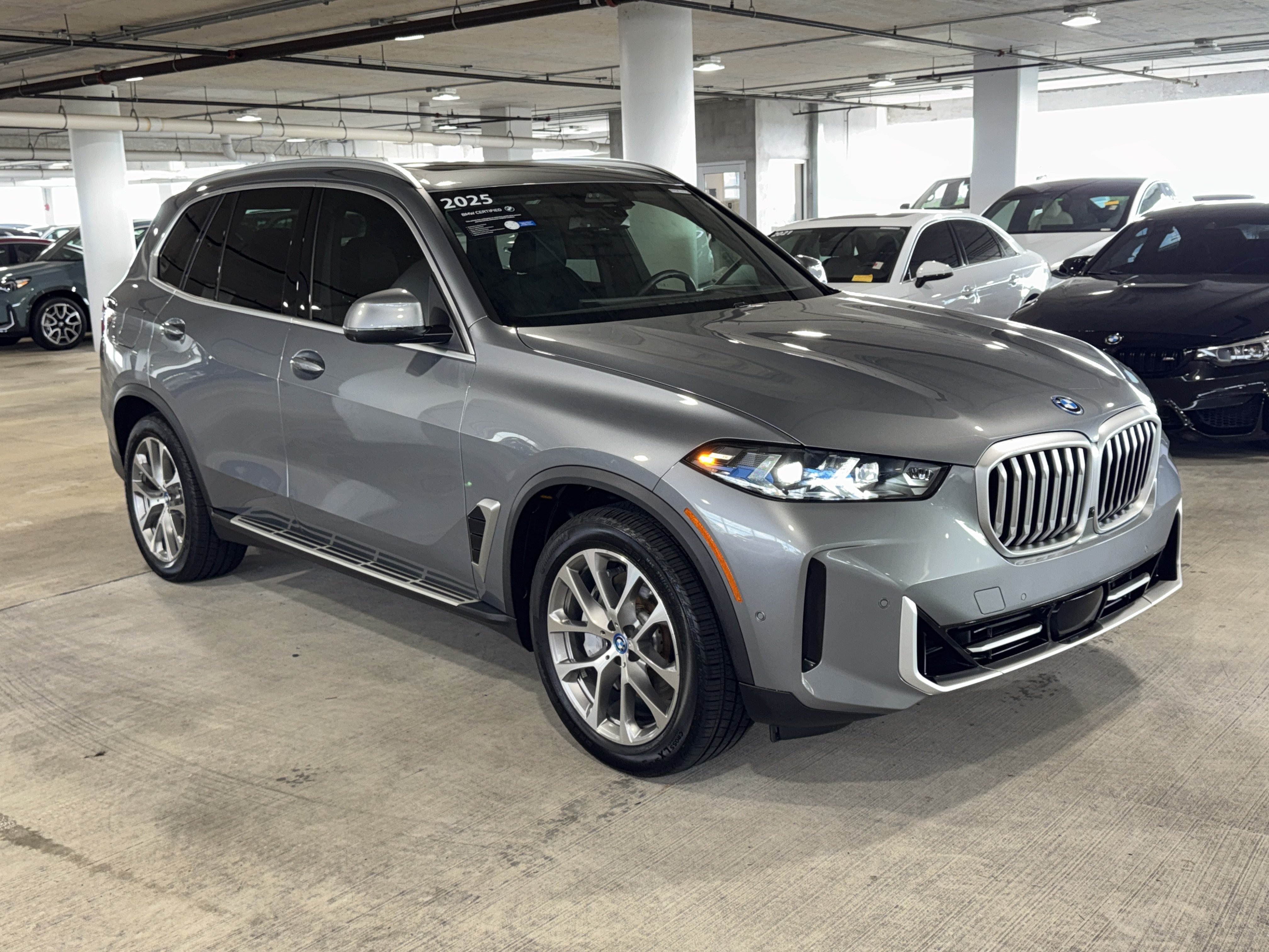 Certified 2025 BMW X5 xDrive50e AWD/4WD image 2