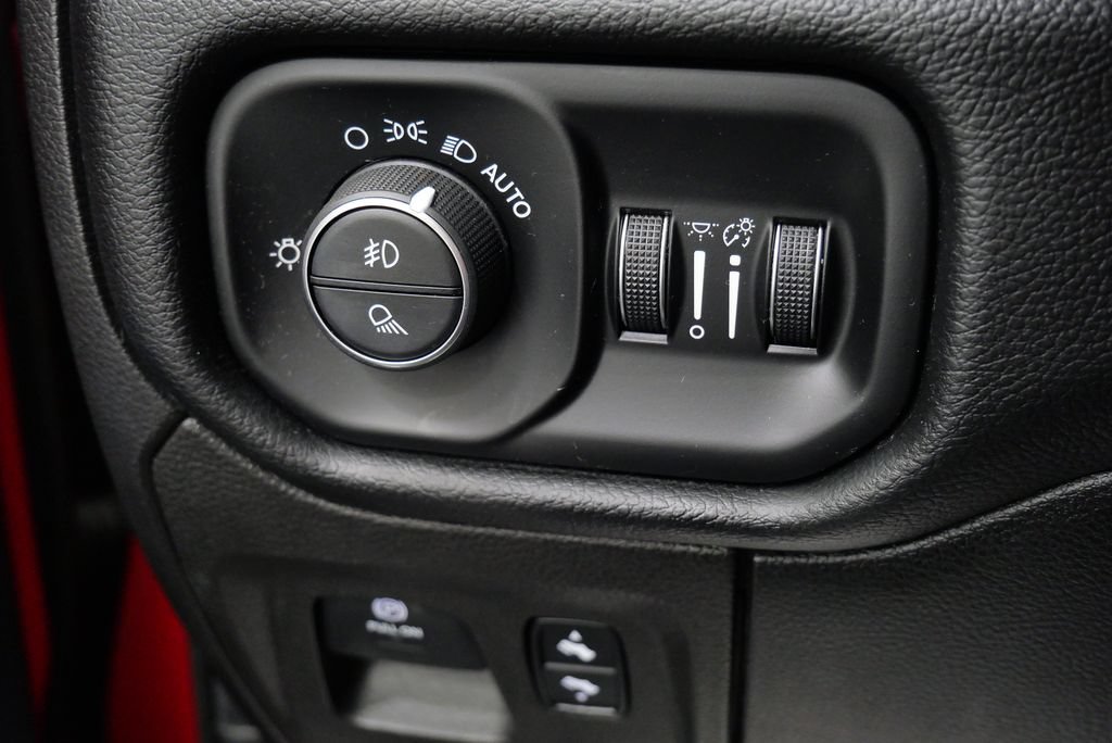 Used 2019 RAM 1500 Rebel w/ Level 2 Equipment Group AWD/4WD image 25