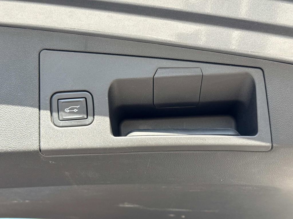 Certified 2022 Cadillac XT5 Premium Luxury w/ Technology Package image 12