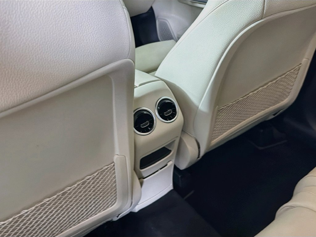 Used 2025 Mercedes-Benz GLB 250 image 23