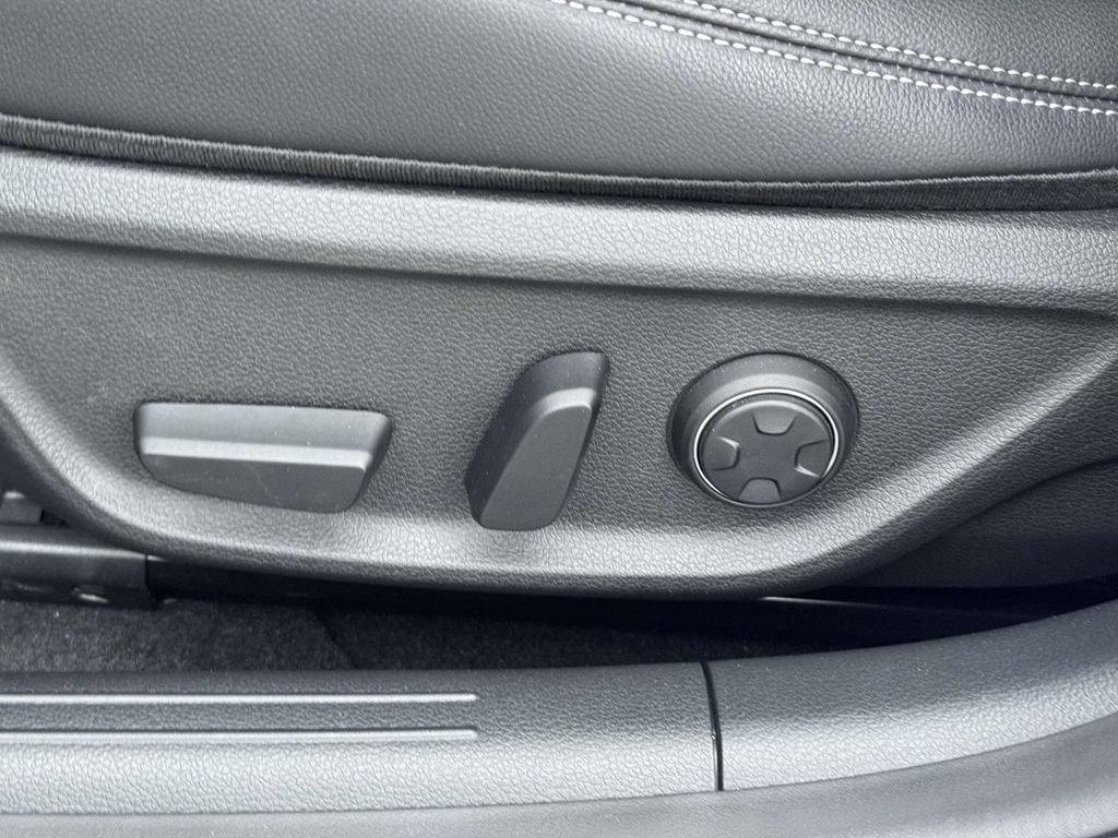 Certified 2026 Genesis G70 2.5T AWD/4WD image 18