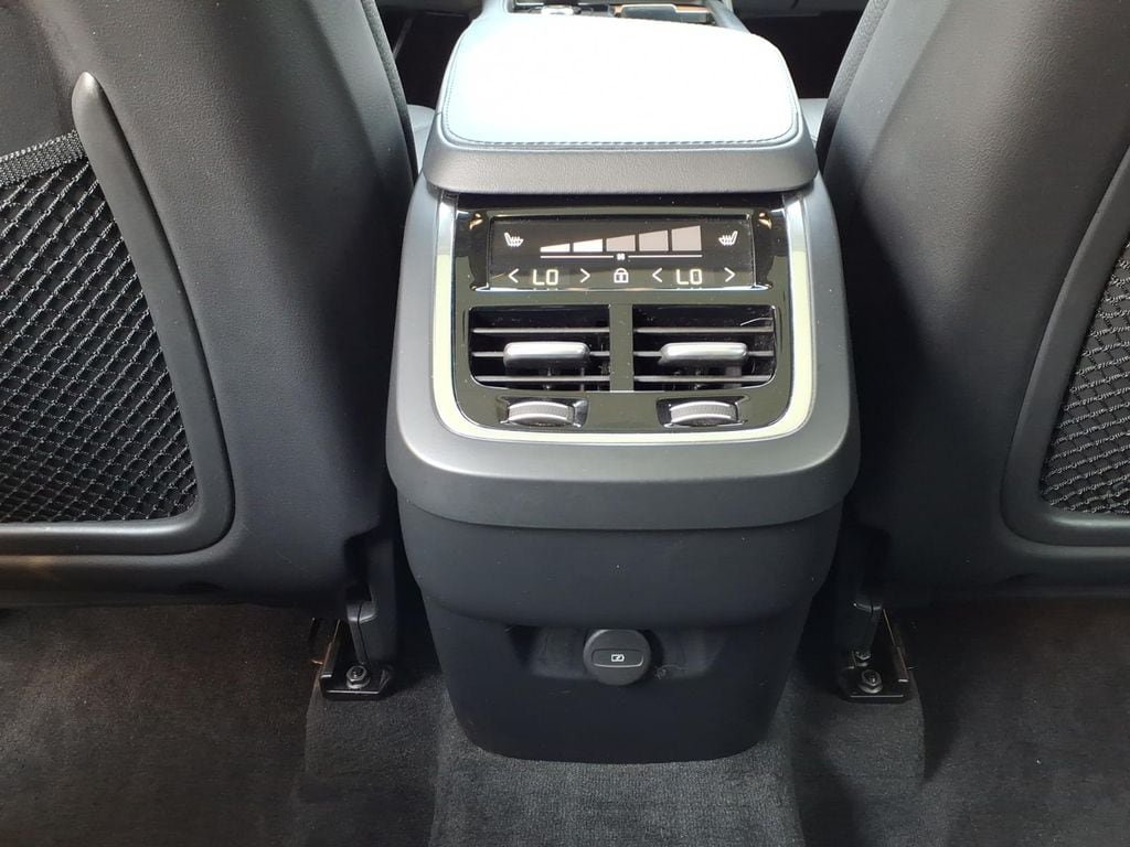 Certified 2024 Volvo XC90 B5 Plus w/ Protection Package Premier AWD/4WD image 25