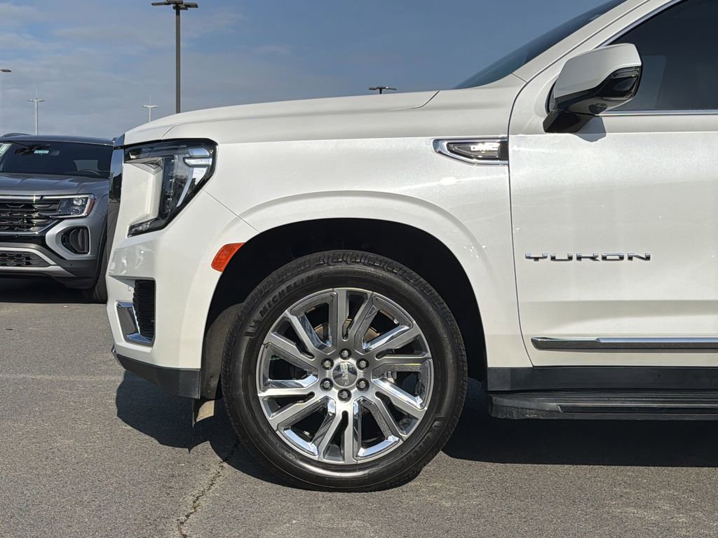 Used 2021 GMC Yukon SLT w/ SLT Premium Package AWD/4WD image 9