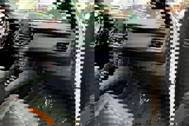 Used 2022 GMC Yukon AT4 image 16