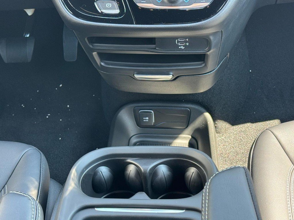 New 2027 Chrysler Pacifica Select FWD image 12