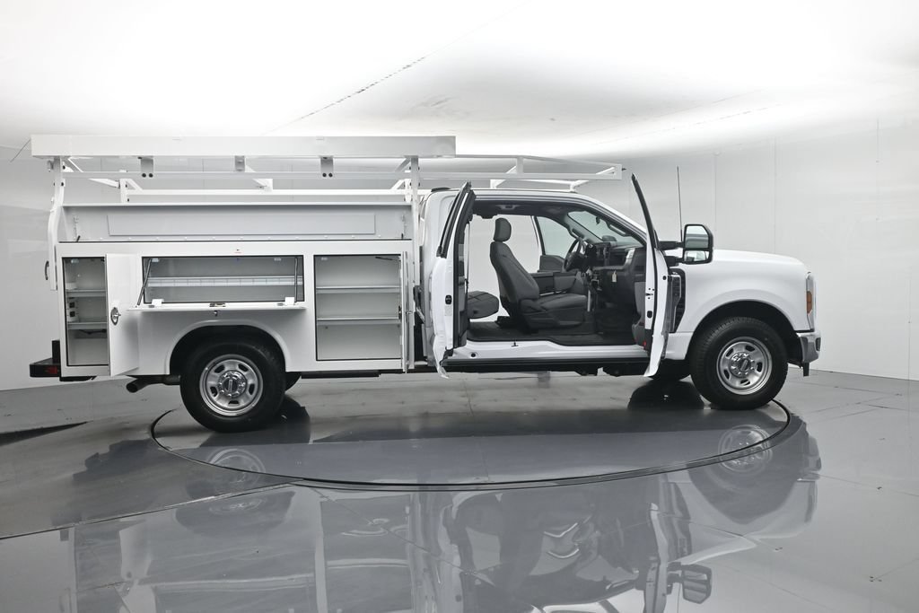New 2026 Ford F350 XL w/ XL Chrome Package RWD image 4