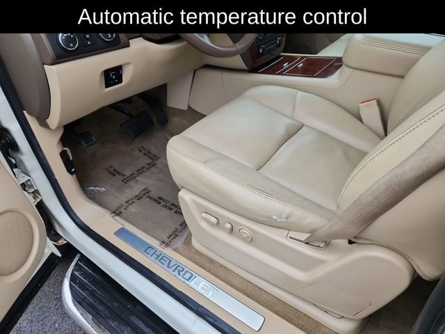 Used 2013 Chevrolet Avalanche LTZ image 19