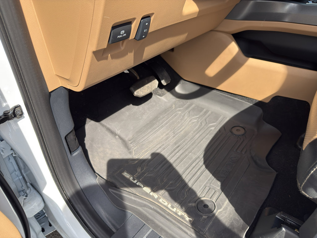 Used 2024 Ford F350 Lariat w/ Chrome Package image 15