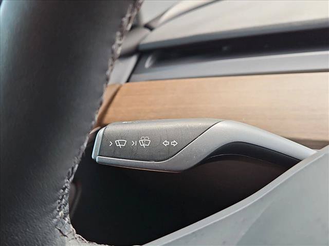 Used 2023 Tesla Model Y Performance AWD/4WD image 23