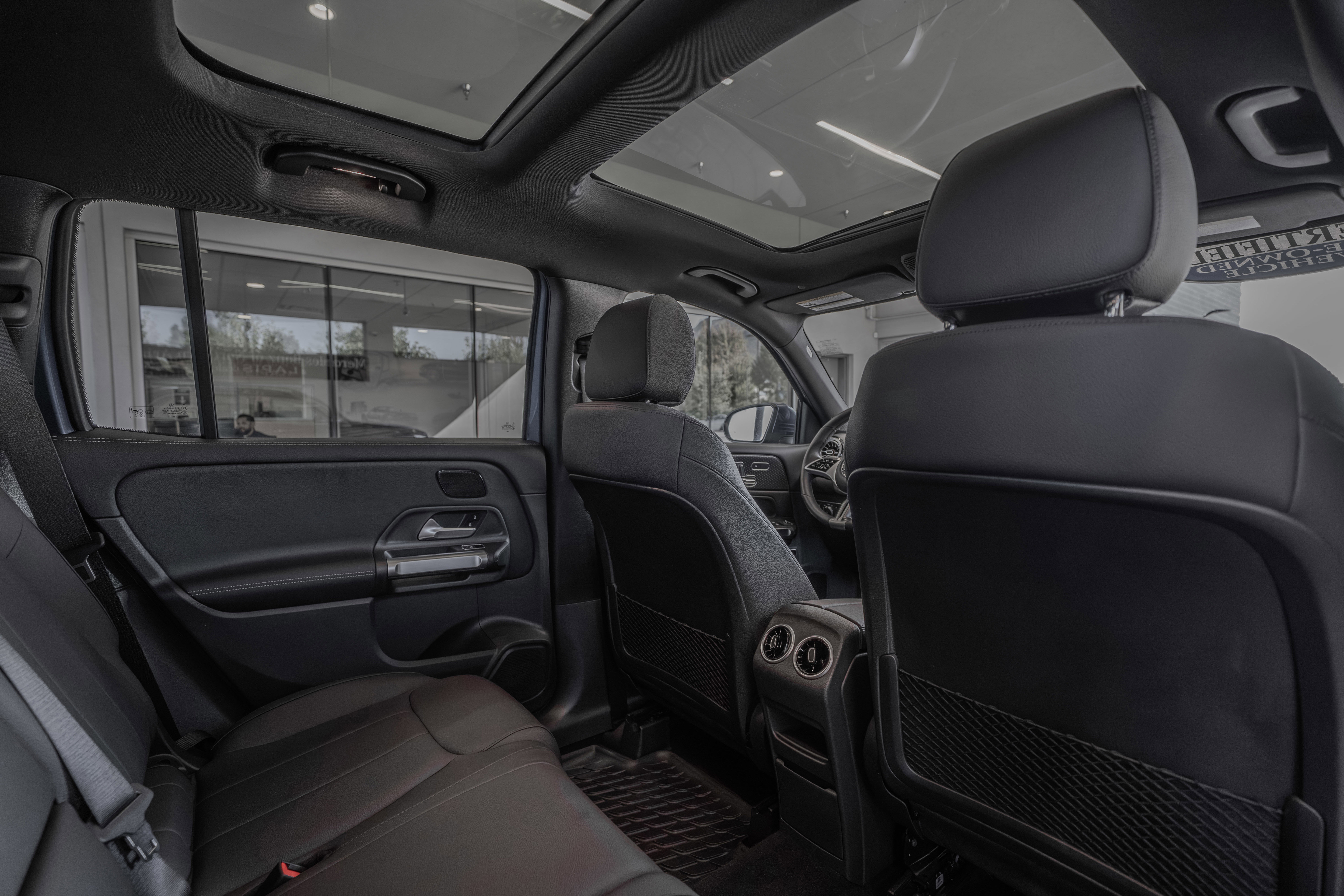 Certified 2025 Mercedes-Benz GLB 250 4MATIC image 28