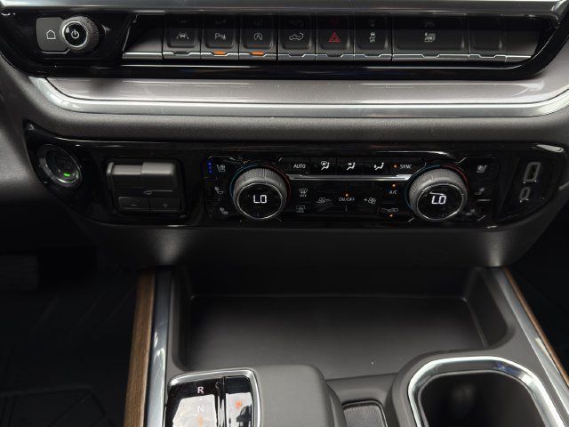 New 2026 Chevrolet Silverado 1500 High Country w/ Technology Package AWD/4WD image 16
