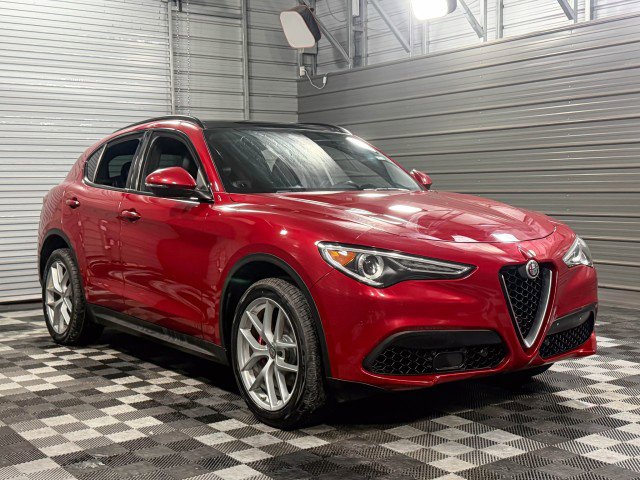 Used 2018 Alfa Romeo Stelvio Ti Sport image 4