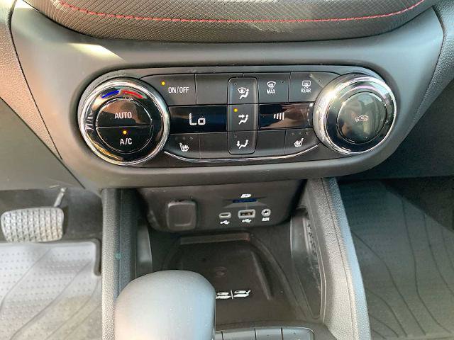 Certified 2023 Chevrolet TrailBlazer RS w/ Sun and Liftgate Package AWD/4WD image 17