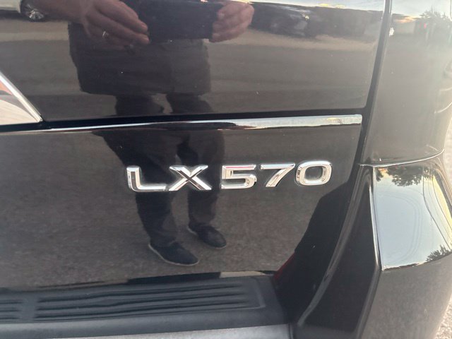 Used 2017 Lexus LX 570 4WD w/ Luxury Package image 6