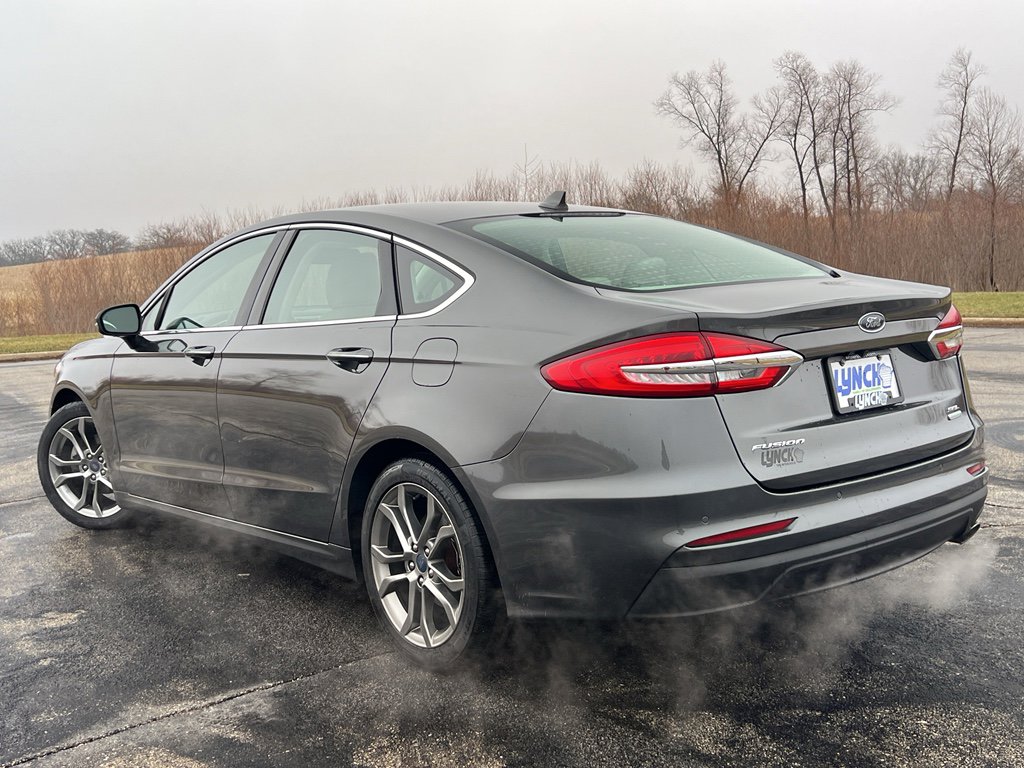 Used 2019 Ford Fusion SEL image 2