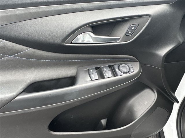 Used 2025 Buick Envista Sport Touring w/ Convenience I Package FWD image 22
