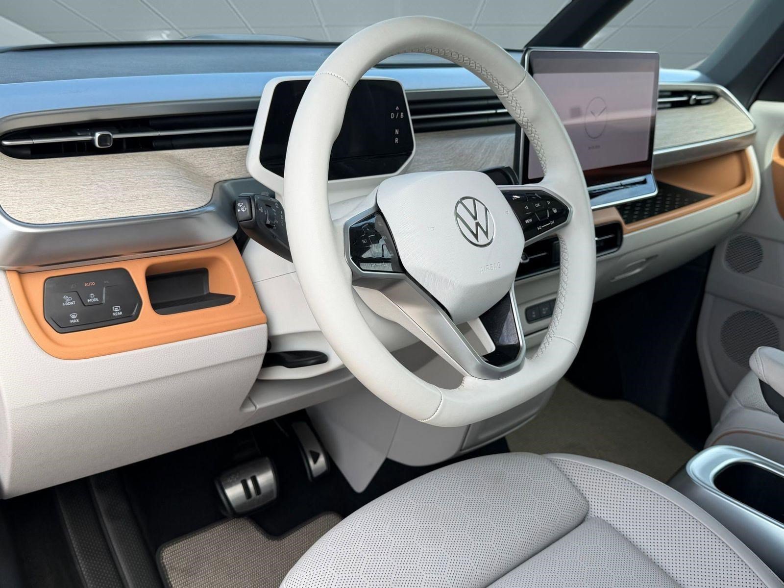 Certified 2025 Volkswagen ID. Buzz Pro S Plus RWD image 4