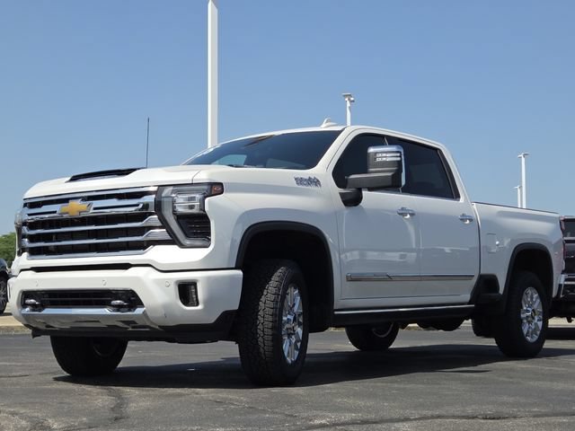 Used 2025 Chevrolet Silverado 2500 High Country w/ High Country Premium Package AWD/4WD image 15