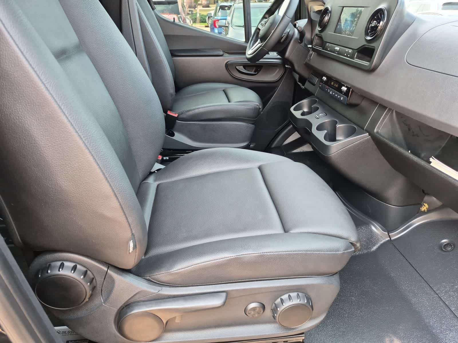 Used 2022 Mercedes-Benz Sprinter 3500 image 21