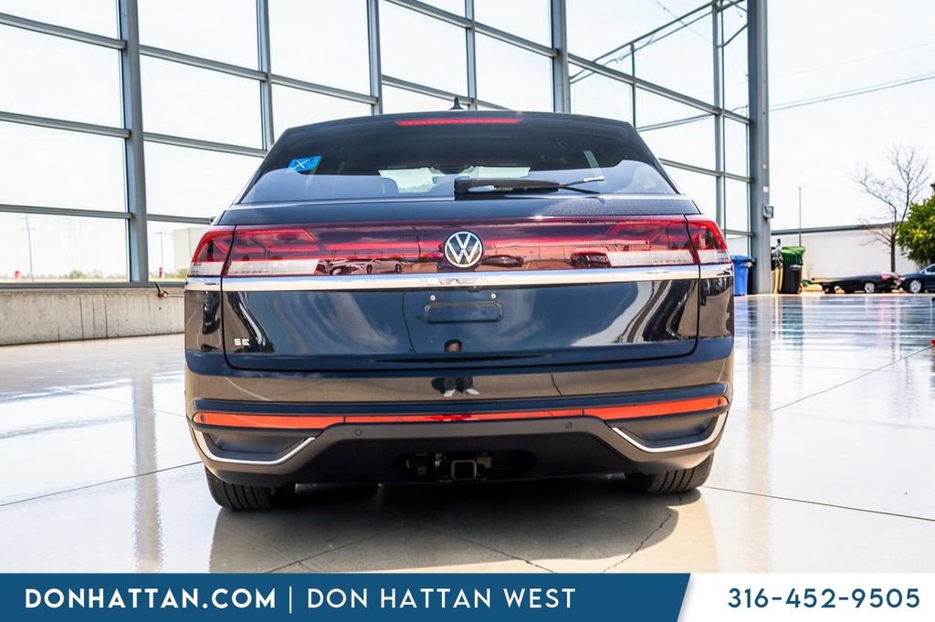 Used 2024 Volkswagen Atlas Cross Sport SE FWD image 29