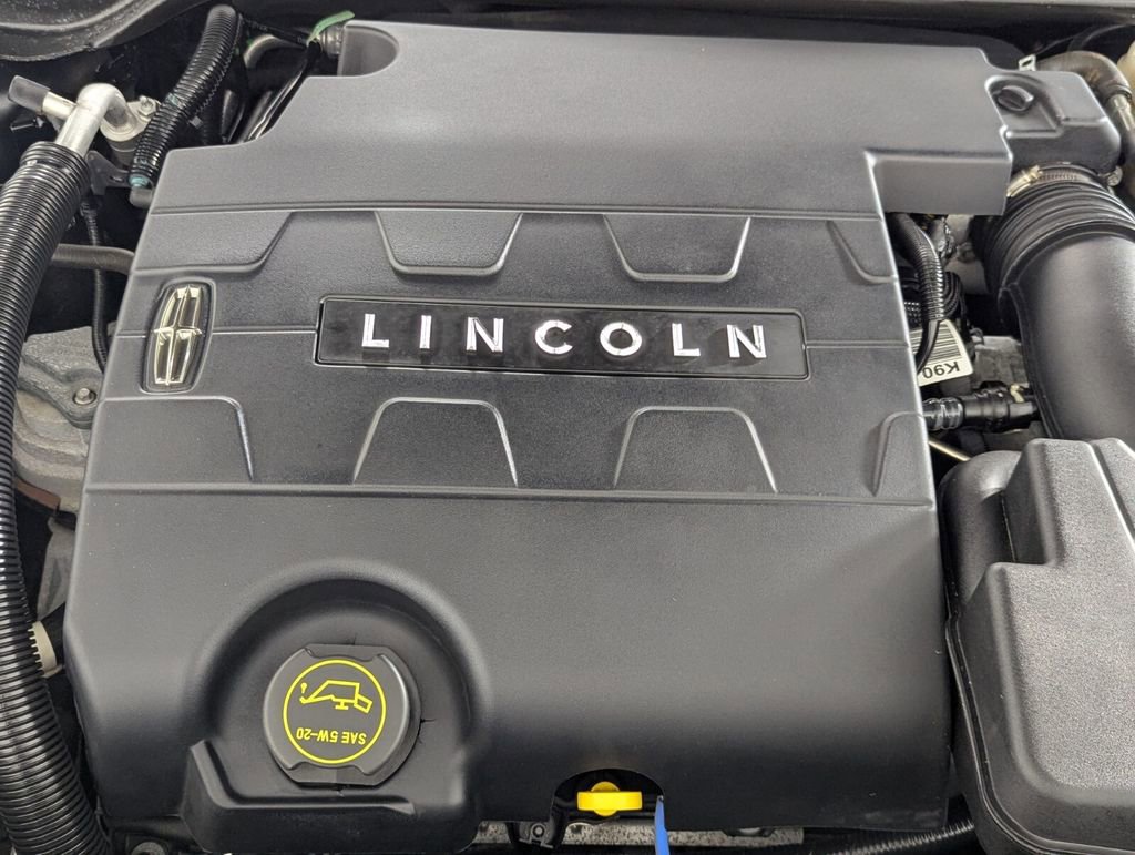 Used 2014 Lincoln MKS w/ Equipment Group 101A FWD image 10