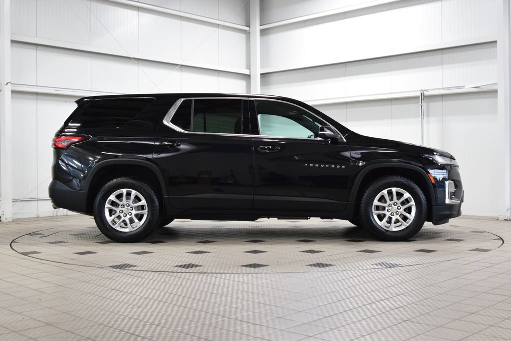 Used 2023 Chevrolet Traverse LS w/ Safety Package FWD image 9