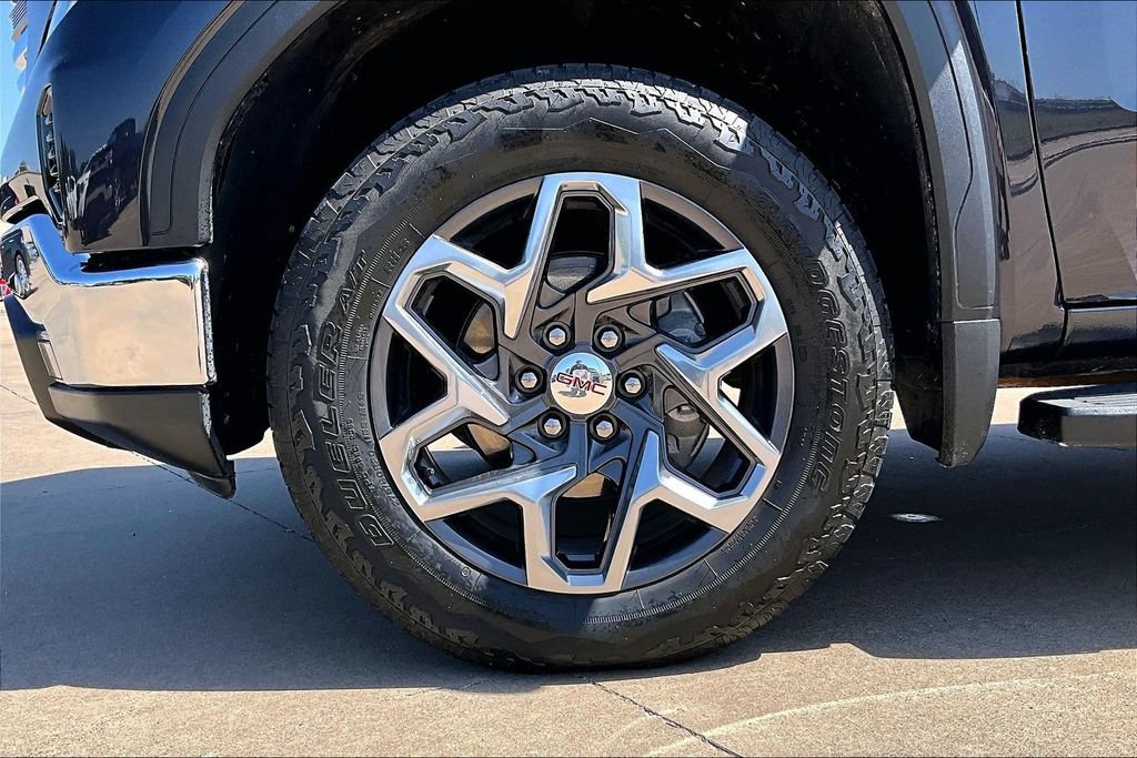Used 2024 GMC Sierra 1500 SLT AWD/4WD image 10