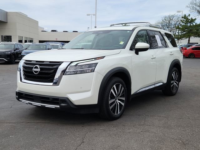 Certified 2024 Nissan Pathfinder Platinum AWD/4WD image 4