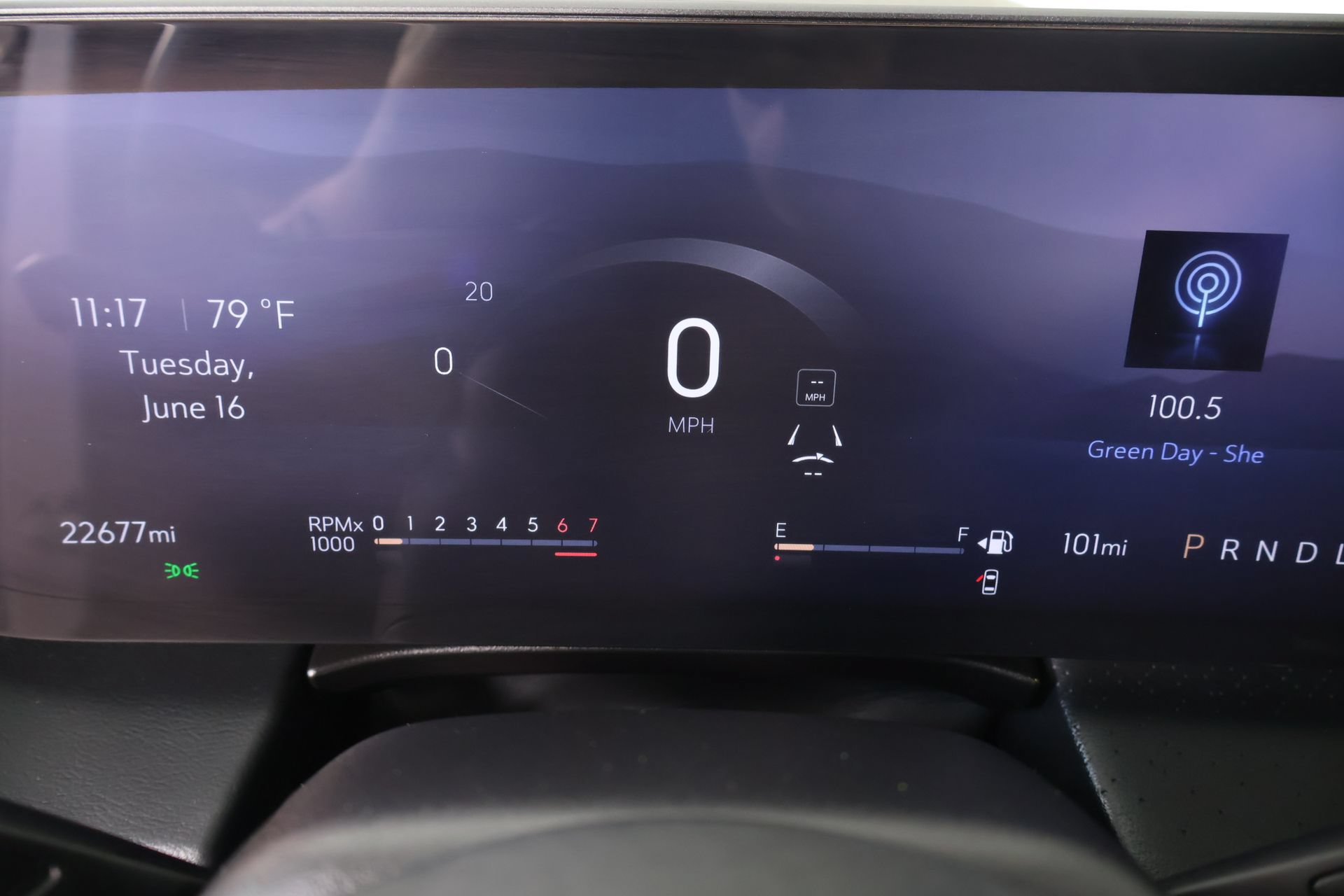 Used 2025 Buick Enclave Avenir FWD image 4