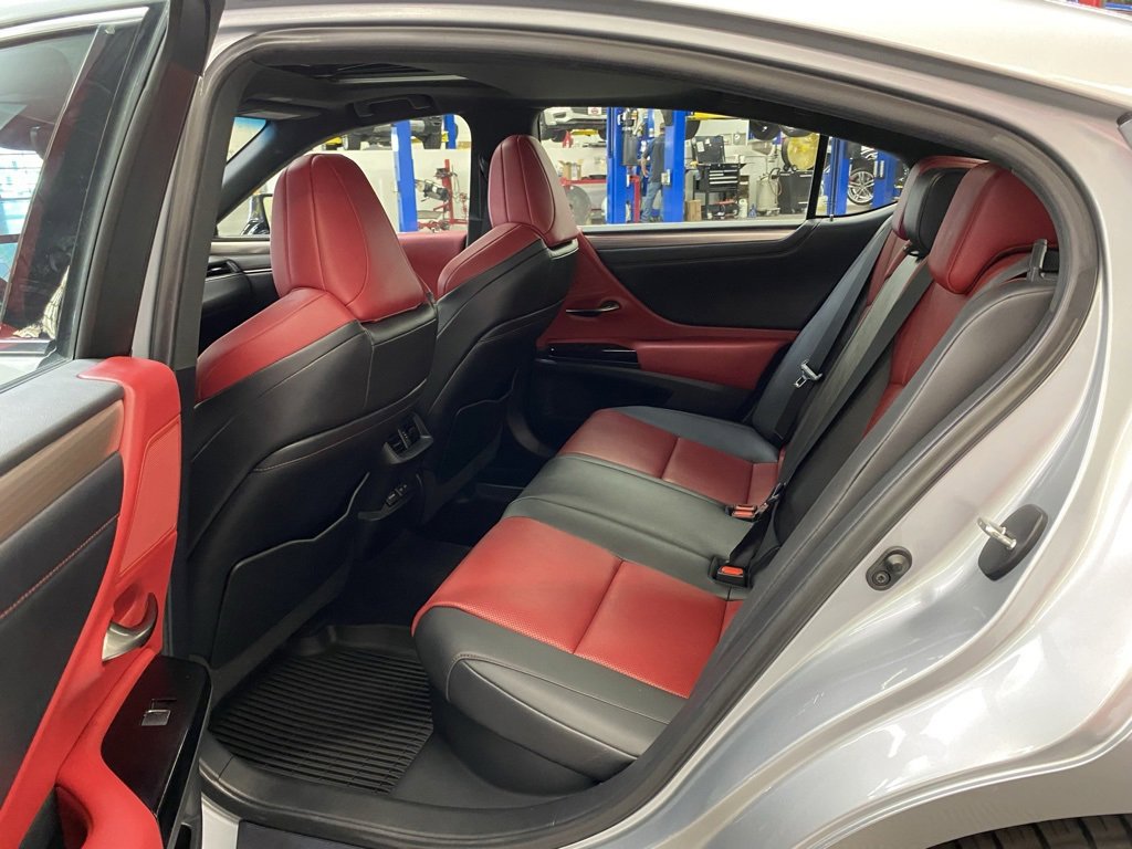Used 2022 Lexus ES 300h F Sport image 31