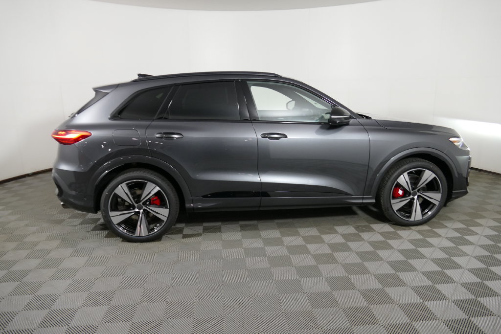 New 2026 Audi SQ5 Prestige AWD/4WD image 2