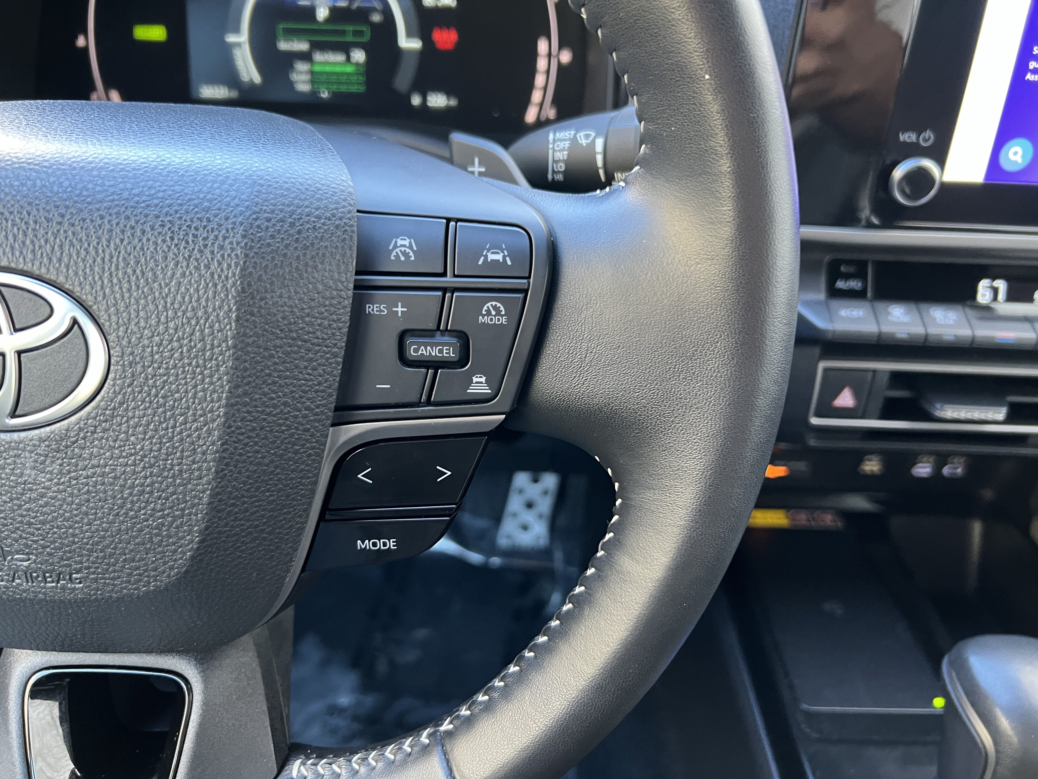 Used 2025 Toyota Camry SE FWD image 27