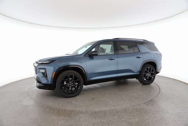 Used 2025 Chevrolet Traverse RS image 4