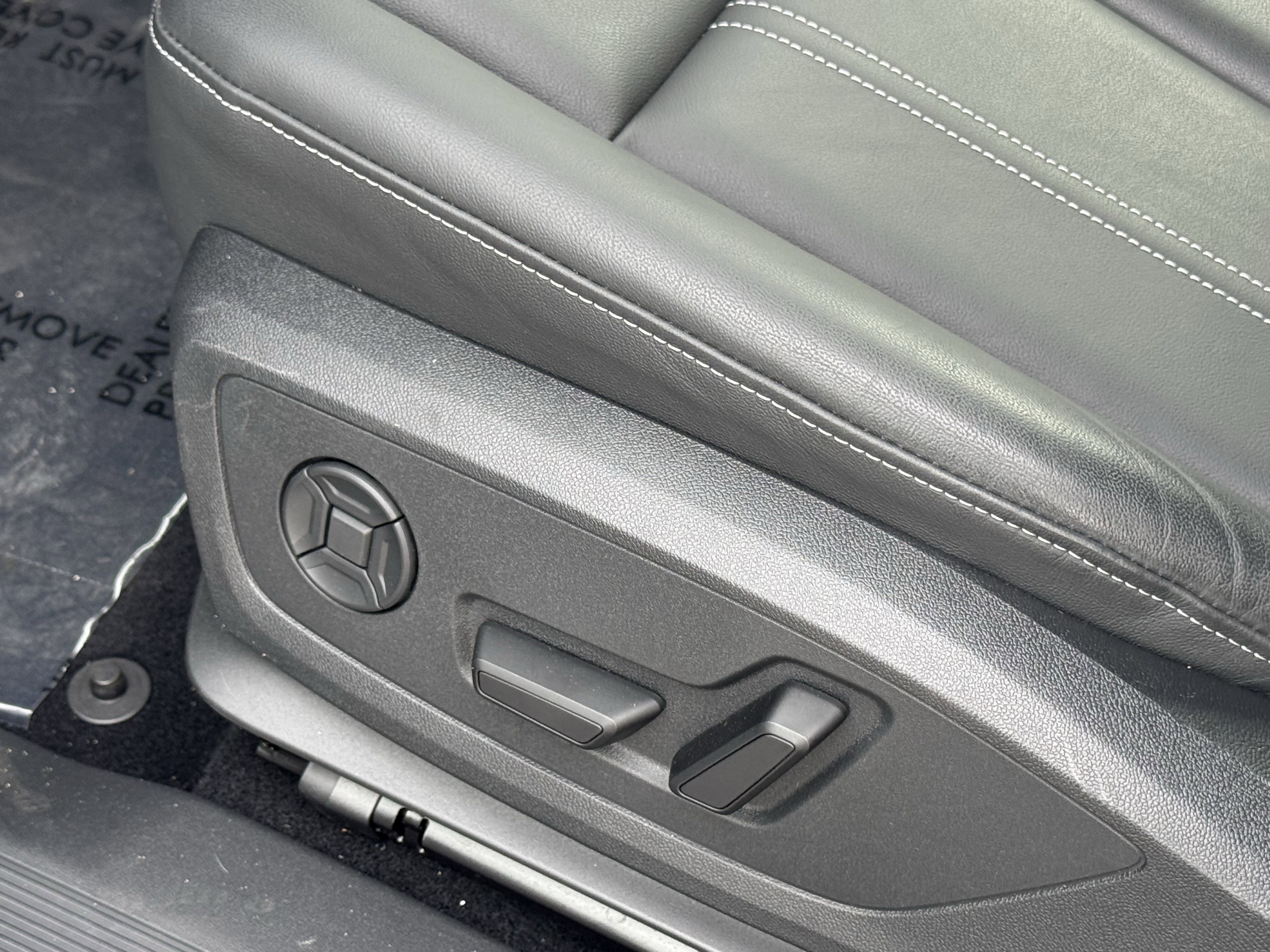 Used 2024 Audi Q4 e-tron Premium w/ Convenience Package image 17