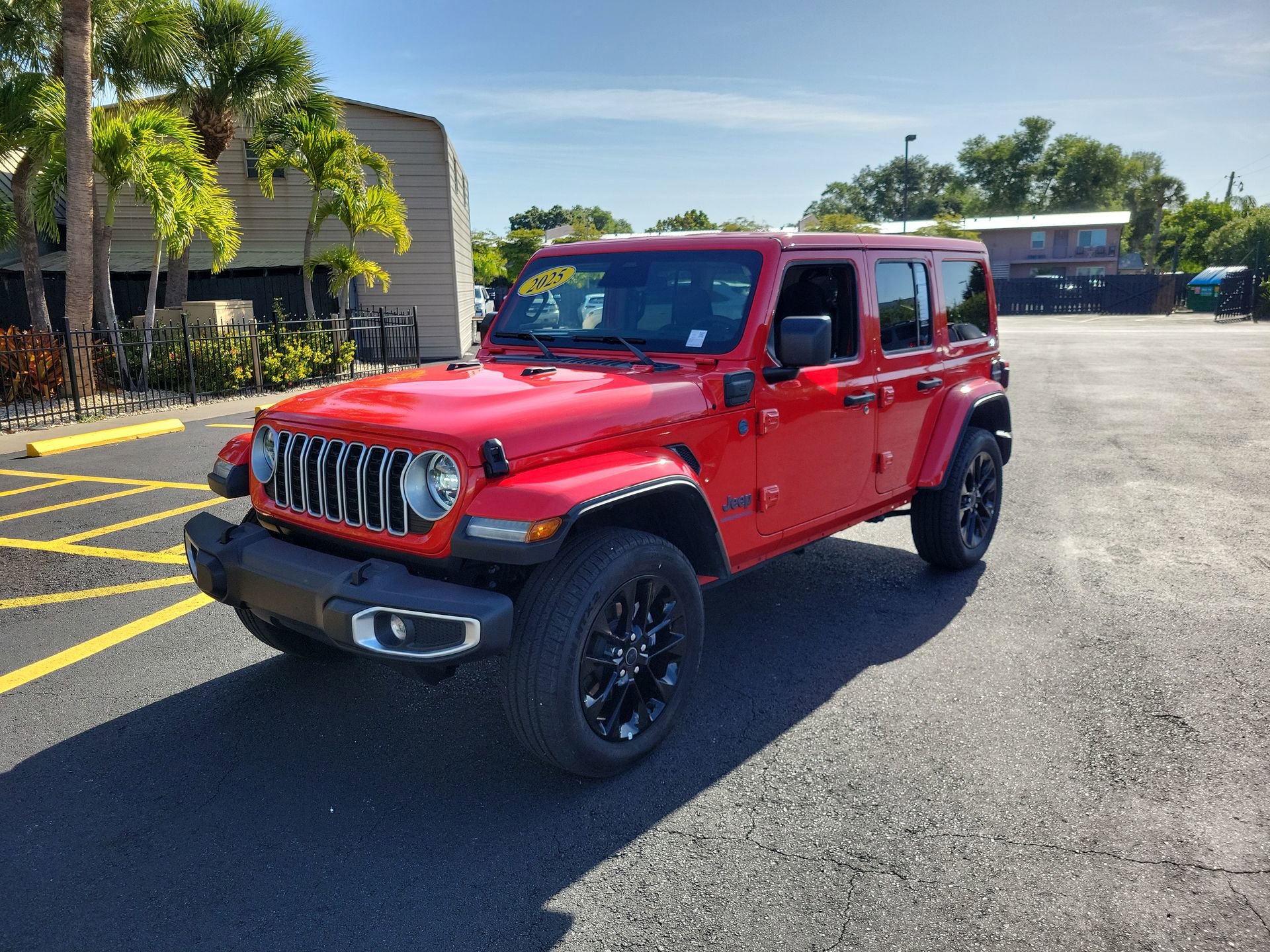 Used 2025 Jeep Wrangler Unlimited Sahara w/ Safety Group AWD/4WD image 10