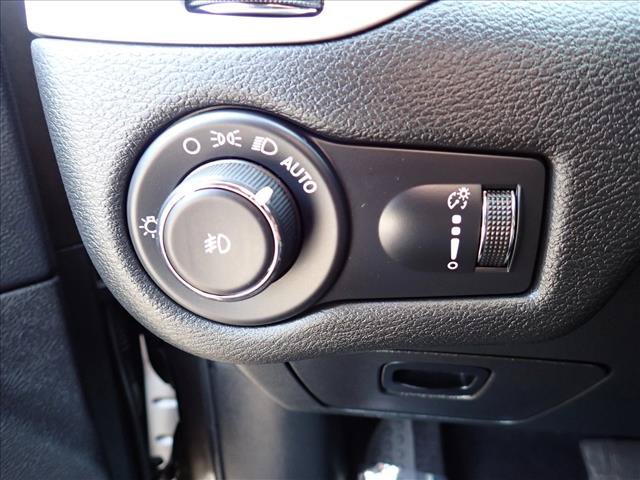 Used 2022 Jeep Cherokee Latitude w/ Sun & Sound Group AWD/4WD image 15
