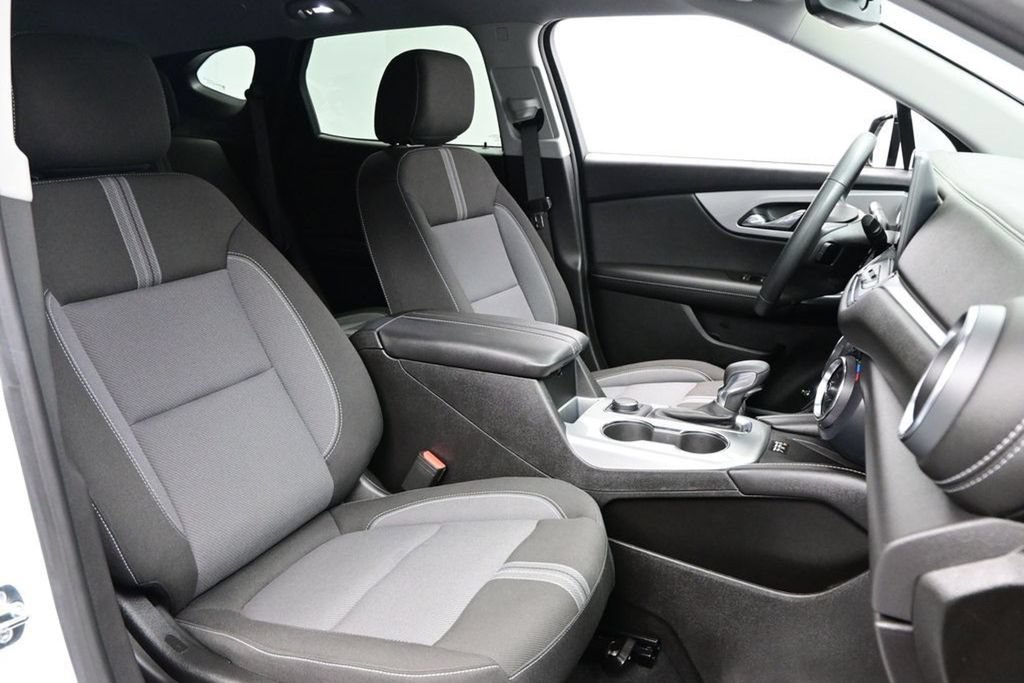 New 2025 Chevrolet Blazer LT w/ Convenience Package FWD image 11