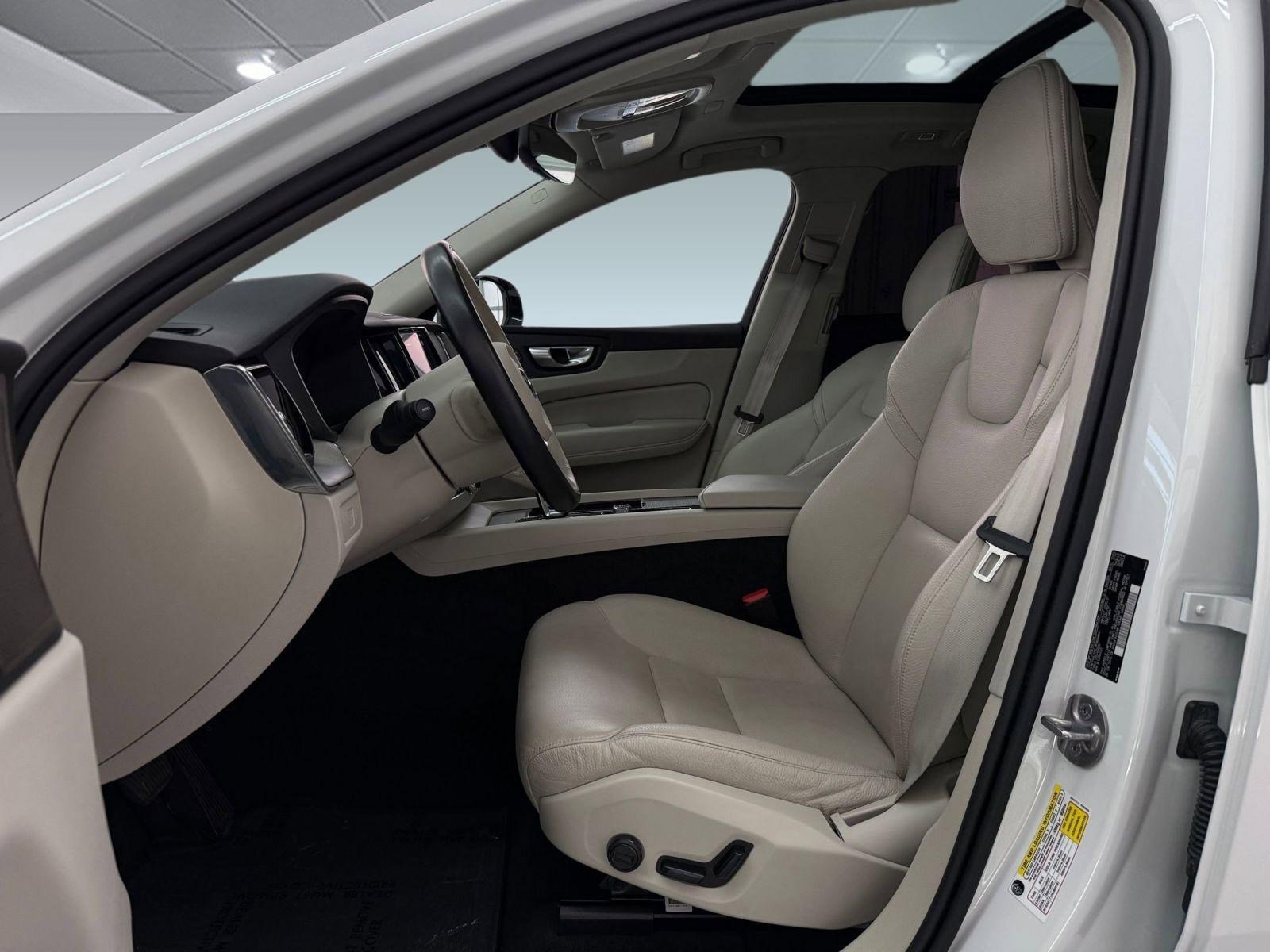 Used 2024 Volvo XC60 B5 Plus w/ Protection Package Premier image 5