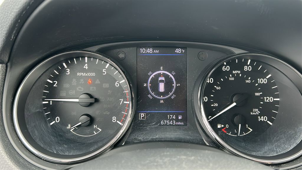 Used 2018 Nissan Rogue SV w/ Premium Package image 16