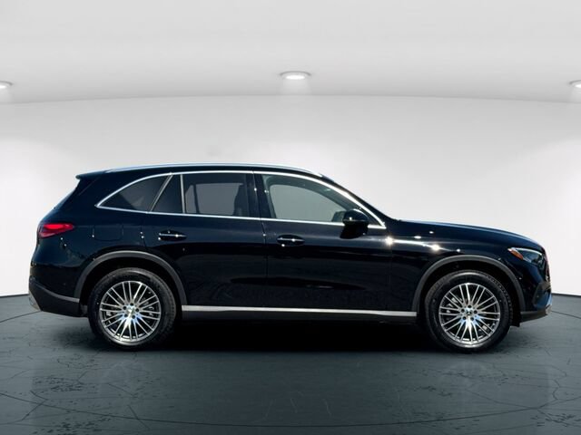 Certified 2025 Mercedes-Benz GLC 300 image 8