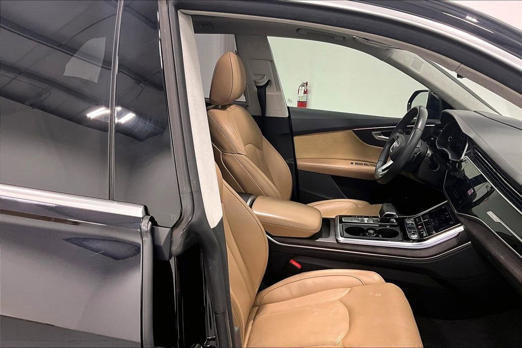 Used 2019 Audi Q8 Prestige AWD/4WD image 7