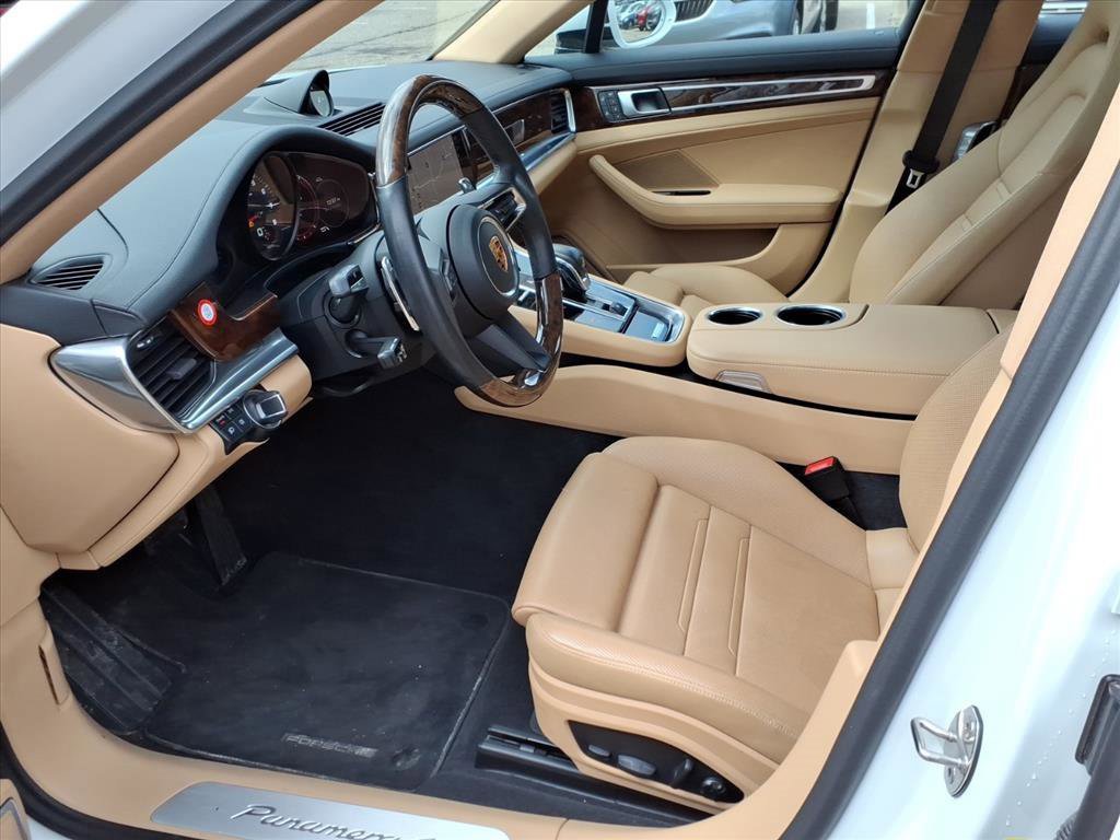Used 2023 Porsche Panamera 4 image 10